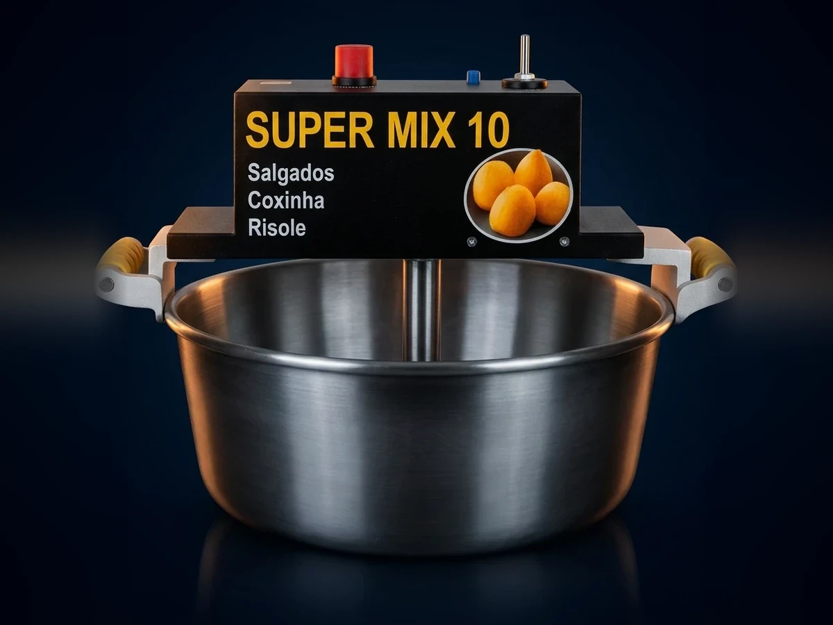 Super Mix 10 com massa em cozinha industrial
